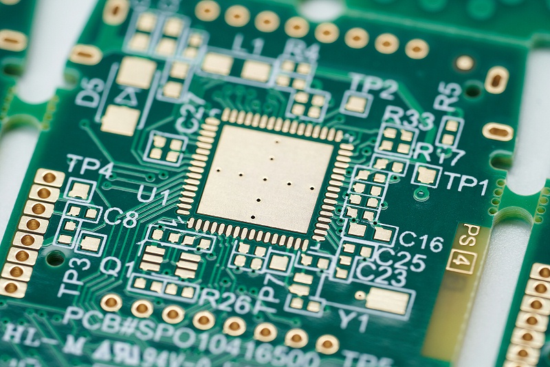 Les cartes de circuits imprimés autour du cercle de revêtement perforé ou métallique sont utilisées pour quoi