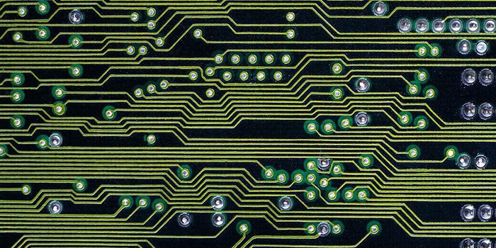 Comment juger de la qualité des cartes de circuits imprimés multicouches à partir de la couleur