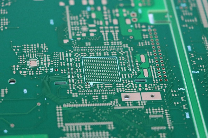 Conception de PCB à grande vitesse dans la pose de méthodes de traitement du cuivre